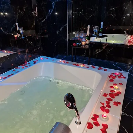 Jacuzzi Przy Plazy - *