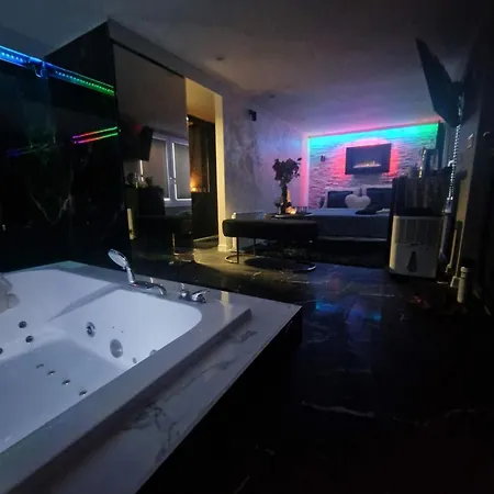 Jacuzzi Przy Plazy - *