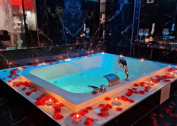 Jacuzzi Przy Plazy - アパート